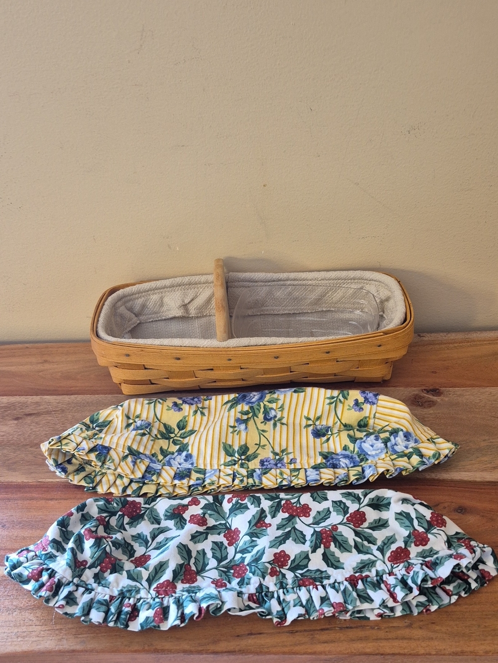 Vintage 1997 Longaberger Cracker Basket w/ Divider, Protector & 3 Liners